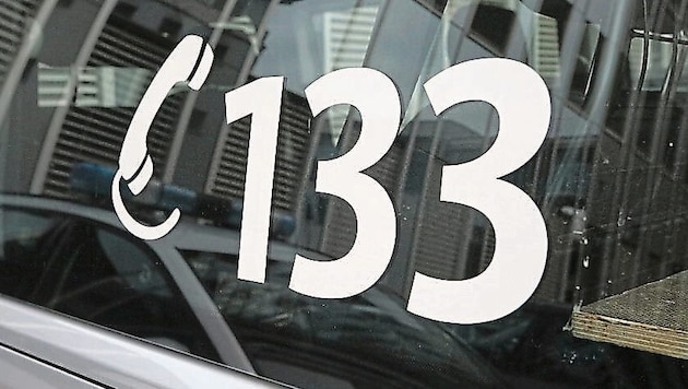 The police can issue an entry and approach ban. This ends automatically after two weeks. If this ...