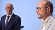 Gerber (rechts) soll es für die Innsbrucker Stadt-ÖVP richten. LH Mattle wird die Entwicklungen ...