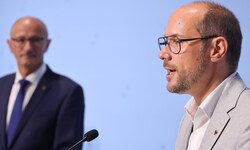 Gerber (rechts) soll es für die Innsbrucker Stadt-ÖVP richten. LH Mattle wird die Entwicklungen ...