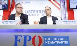 Ausschussvorsitzender Christian Hafenecker und sein Chef Herbert Kickl werden im Mai den ...