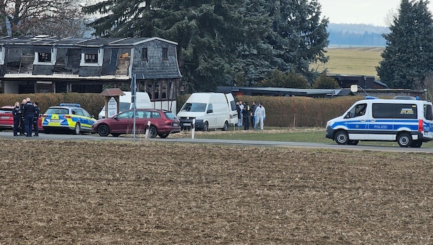 Three bodies were found in the municipality of Neumark in Vogtland on Tuesday. (Bild: APA/dpa/Mike Mueller)