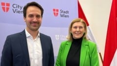 Vizebürgermeister Bildungsstadtrat Christoph Wiederkehr mit der neuen Wiener Bildungsdirektorin Elisabeth Fuchs (Bild: Lukas Zimmer)