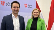 Vizebürgermeister Bildungsstadtrat Christoph Wiederkehr mit der neuen Wiener Bildungsdirektorin ...