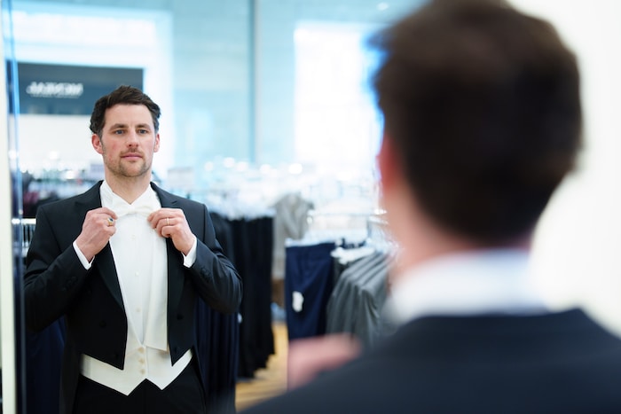 Am Donnerstag gilt‘s, dann ist Schauspieler Seebacher als Gast von Campari beim Wiener Opernball ...