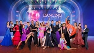 Die „Dancing Stars“ sind schon ganz heiß auf den ORF-Ballroom.  (Bild: ORF/Hans Leitner)