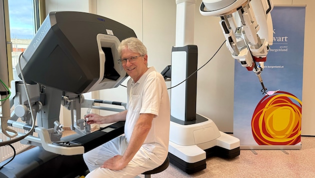 Gottfried Pfleger, Head of Urology at the Oberwart Clinic, will perform the first robot-assisted procedure using the "da Vinci Single-Port Surgical System". (Bild: LH Büro)