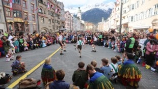 Einer der letzten Faschingshöhepunkte ist der Familienfasching in Innsbruck am Dienstag. Damit alle sicher feiern, gibt es ein genaues Konzept. (Bild: Birbaumer Christof)