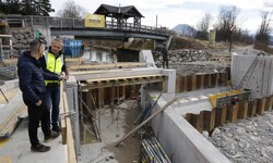 Die „Krone“ bekam einen Einblick in die Arbeiten an der Fischach vor Ort.