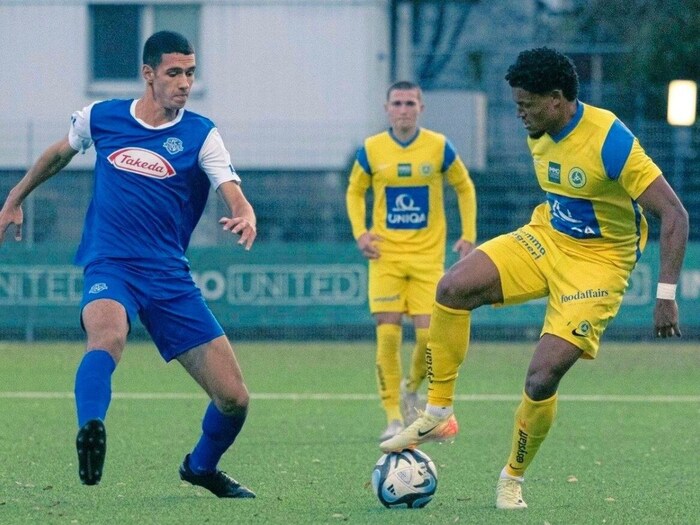 Die Vienna Amateure (am Ball Krammer) sind erster Verfolger und Auftakt-Gegner von Leader ...