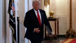 Konkret wies Trump unter anderem die Behörden an, dafür zu sorgen, dass „Männer nicht in ...