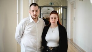 Tobias (25) und Alina (22) trauern um ihren Bruder Maximilian (19), der von einem betrunkenen Geisterfahrer getötet worden war. (Bild: Wenzel Markus)