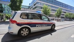 Ein 26-Jähriger kam ohne Verurteilung und Geldbuße davon, obwohl er ein Auto der Polizei beschädigen wollte (Symbolfoto). (Bild: Birbaumer Christof)