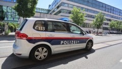 Ein 26-Jähriger kam ohne Verurteilung und Geldbuße davon, obwohl er ein Auto der Polizei beschädigen wollte (Symbolfoto). (Bild: Birbaumer Christof)