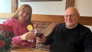 Anastasia Sterner und Linz-AG-Froschberg-Präsident Günther Renner. (Bild: Leblhuber Georg)