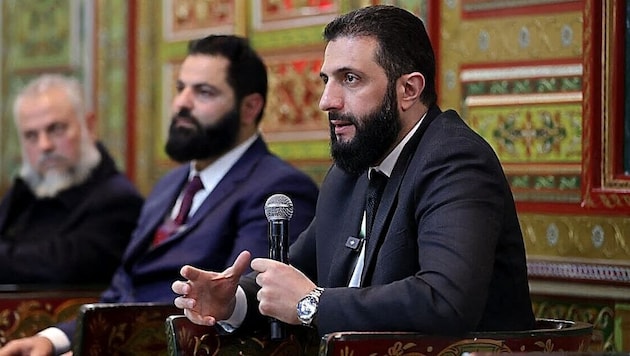 Interim President Ahmed al-Sharaa appeals to his compatriots to work together to heal Syria. (Bild: AFP)