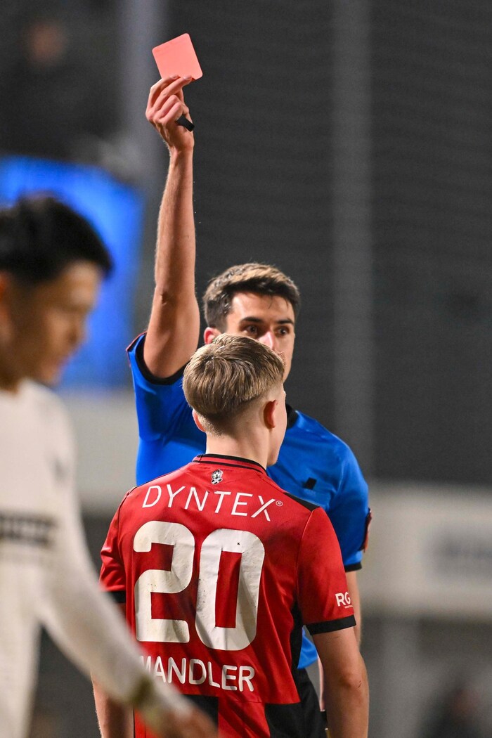 Tobias Mandler sah in der Endphase die Ampelkarte.