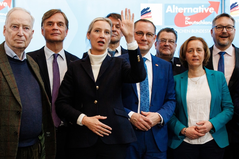 Vertreter der AfD-Fraktion im künfrigen Bundestag (Bild: EPA)