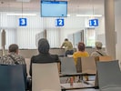 Diskriminierung und nicht berücksichtigte Qualifikationen stellen große Hürden für Geflüchtete ...