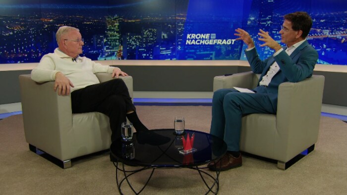 Foreign policy expert Kurt Seinitz in conversation with Gerhard Koller