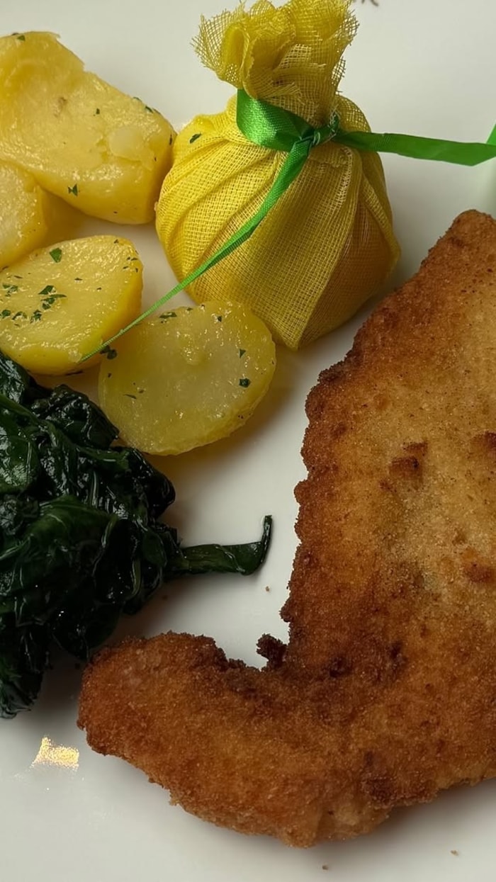 Leni Klums erste Mahlzeit in Wien: Schnitzel mit Kartoffeln und Gemüsebeilage