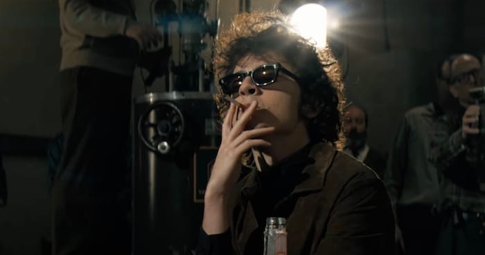 Jung, talentiert, rebellisch und eingebildet. Bob Dylan (Timothée Chalamet).