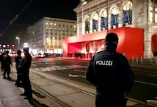 Gleich drei Proteste werden am Donnerstag rund um die Staatsoper erwartet (Symbolbild). (Bild: APA/TOBIAS STEINMAURER)