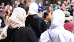 „Krone“-Leser wollen einen strikteren Kurs beim Zuzug – und fordern mehrheitlich eine ...