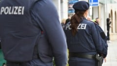 Richtige Polizisten warnen seit Jahren vor den Tricks der skrupellosen Betrüger. (Bild: Pressefoto Scharinger/Daniel Scharinger)