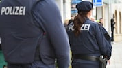 Richtige Polizisten warnen seit Jahren vor den Tricks der skrupellosen Betrüger.
