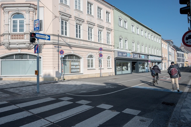 Eltern wünschen sich, dass der Beginn der Begegnungszone um einige Meter nach hinten verlegt wird. (Bild: Molnar Attila)