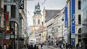 Am 28. 11. ist Black Friday, also „schwarzer Freitag“. An diesem Tag bietet der Handel, etwa auf ...