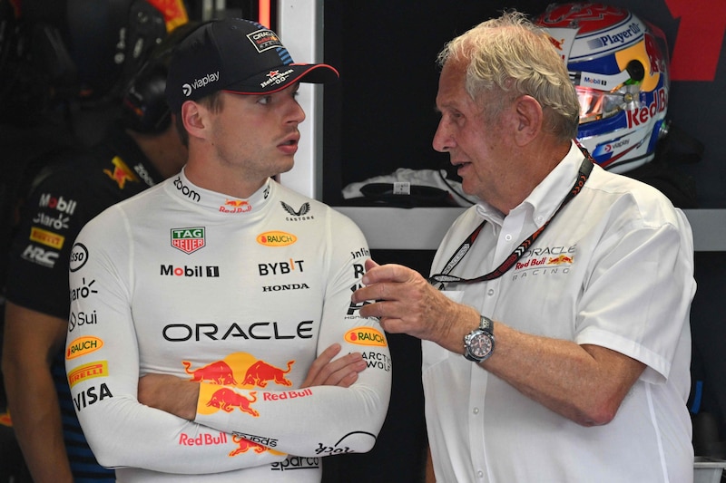 Max Verstappen (l.) und Dr. Helmut Marko (Bild: ANDREJ ISAKOVIC)