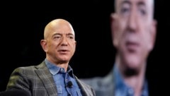 Das Traditionsblatt „Washington Post“ gehört seit 2013 dem Multimilliardär Bezos. (Bild: AP/John Locher)