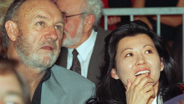 Gene Hackman and his wife Betsy Arakawa in 1993 (Bild: AP)