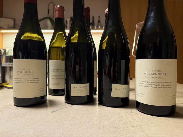 Für Wein-Burgenland-Obmann Oschep war eine vinophile Weltpremiere inbegriffen.