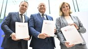 SPÖ-Chef Andreas Babler, ÖVP-Chef Christian Stocker und NEOS-Bundesparteichefin Beate ...