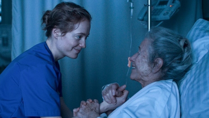 Floria (Leonie Benesch) ist Krankenschwester aus Leidenschaft. 