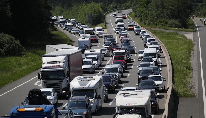 "New metering systems" are to be tested to combat traffic jams on transit routes such as the A10. (Bild: Tröster Andreas)