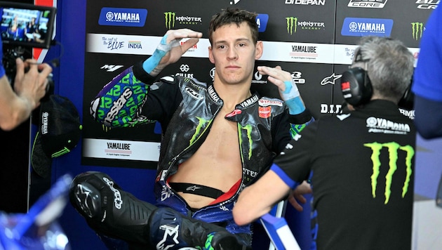 Fabio Quartararo in search of a quick cool-down (Bild: MOHD RASFAN)