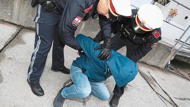 The police were able to arrest five dealers in less than an hour (symbolic image). (Bild: Rojsek-Wiedergut Uta)