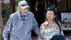 Die Hollywood-Legende (95) und die klassische Pianistin (65) wurden am 28. März 2024 zum letzten Mal gemeinsam beim Abendessen in einem Fischrestaurant in New Mexico gesehen.  (Bild: PPS/www.photopress.at)