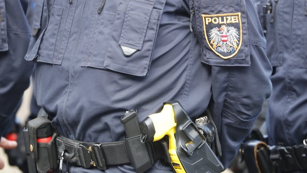 In the end, the police had to resort to pepper spray. (Bild: Birbaumer Christof)