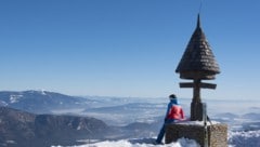 Gute Aussicht hat man nicht nur vom Dreiländereck, auch für Gebiet am Alpen-Adria-Schnittpunkt solle es gute Aussichten geben, geht es nach den neuen Betreibern der Bergbahnen. (Bild: Dreiländereck | Region Villach/F. Gerdl)