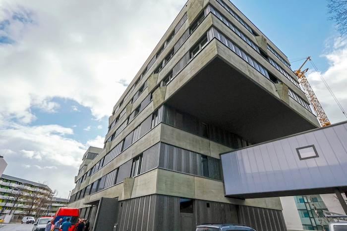 Das neue Suchthilfezentrum beim Einfahrtsportal der Doppler-Klinik
