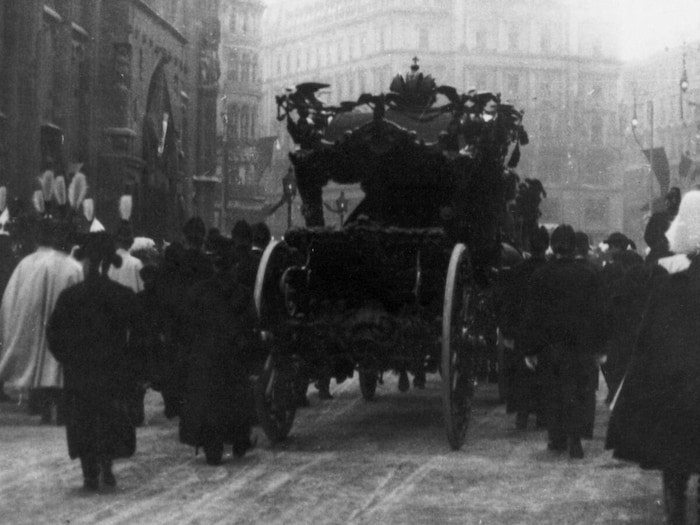 Der berühmte Gala-Leichenwagen der Habsburger