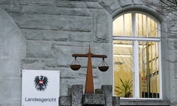 Das Trio wird sich wegen fahrlässiger Gemeingefährdung verantworten müssen.