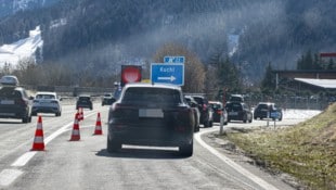 Die Abfahrtssperren wird es auf der A10 auch weiterhin geben. (Bild: Markus Tschepp)