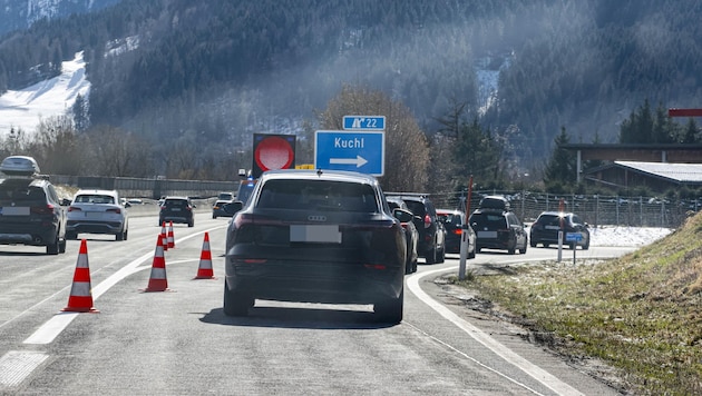 Die Abfahrtssperren wird es auf der A10 auch weiterhin geben. (Bild: Markus Tschepp)