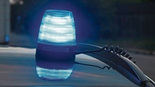 Der 18-Jährige habe das Blaulicht geschenkt bekommen, behauptete er vor der Polizei ...