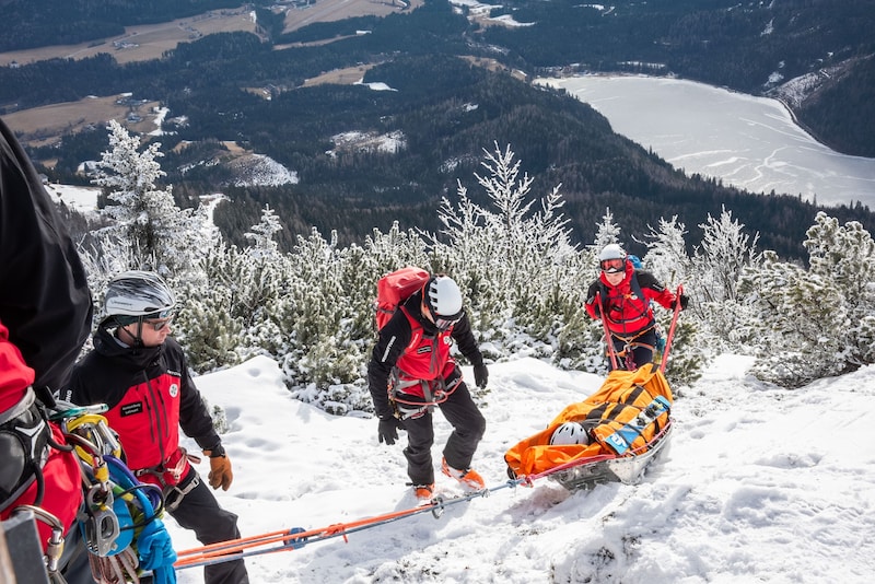 Another 35 new mountain rescuers are currently being trained on the Gemeindealpe in Mitterbach near Maria Zell. The training lasts two and a half years. Costs: around 14,000 euros, which are covered by the mountain rescue service. (Bild: Seebacher Doris)